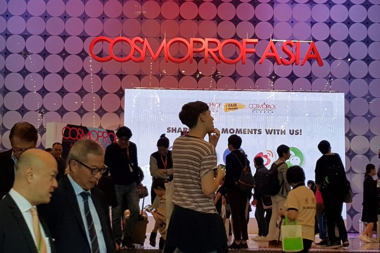 Color Art Desiree at the Cosmoprof Asia 2017 in Hong Kong